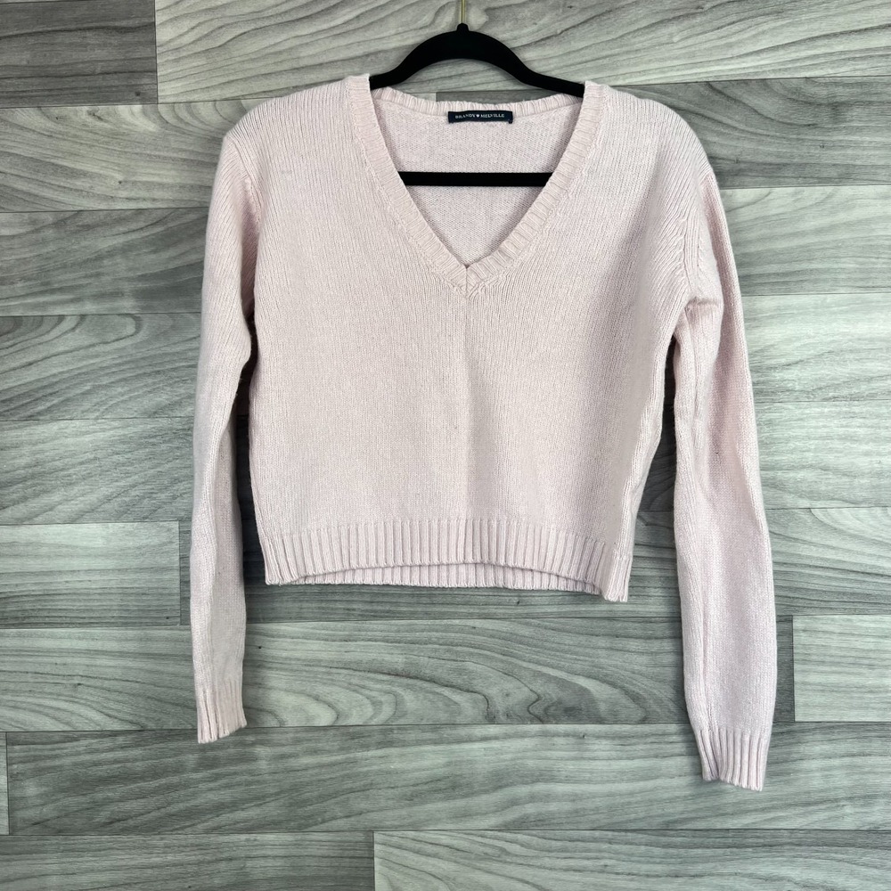 Brandy Melville Sweater Womens Medium Pink‎ Long Sleeve Cropped V-Neck Pullover